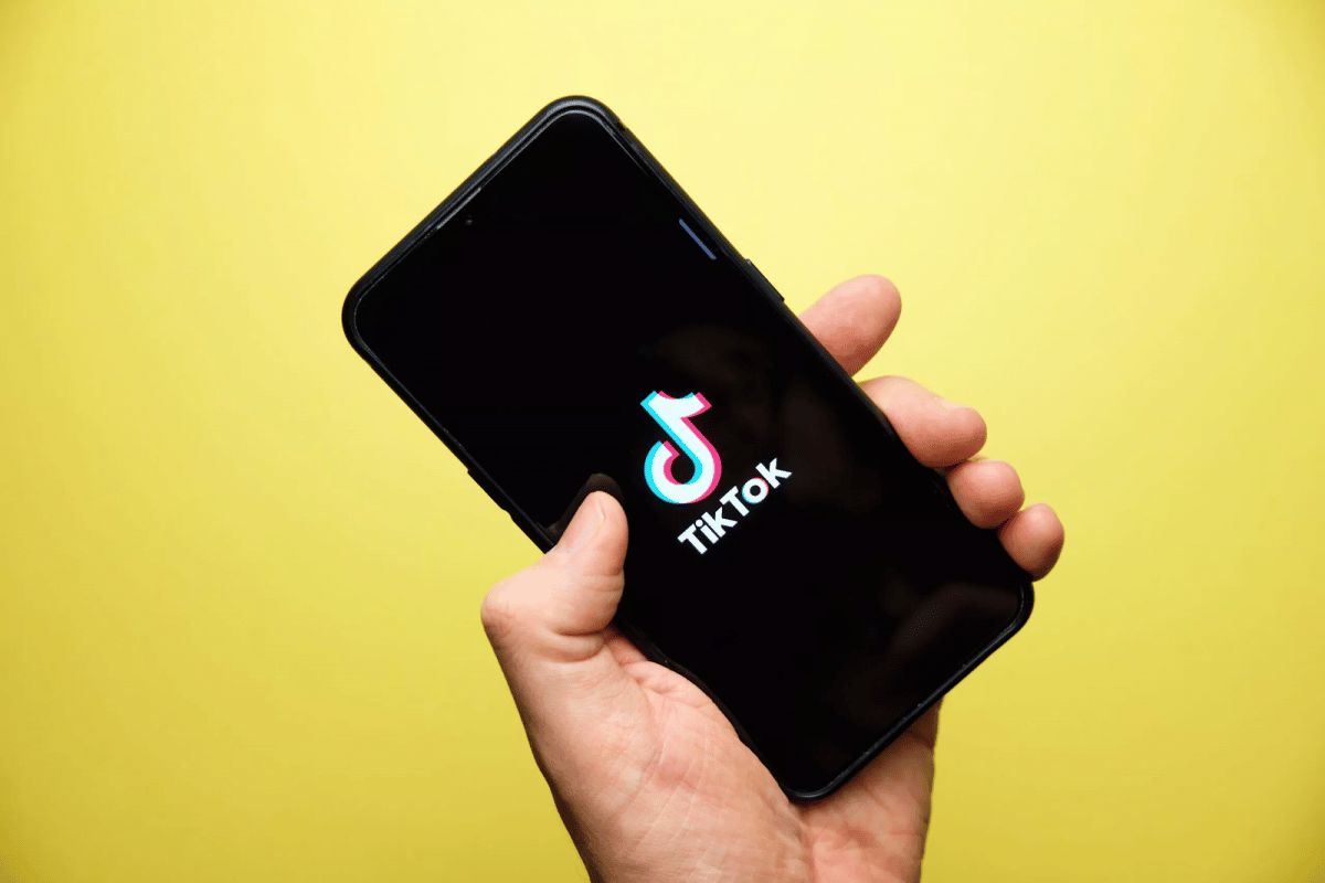 Thuật toán TikTok hoạt động như thế nào? Những điều bạn cần biết