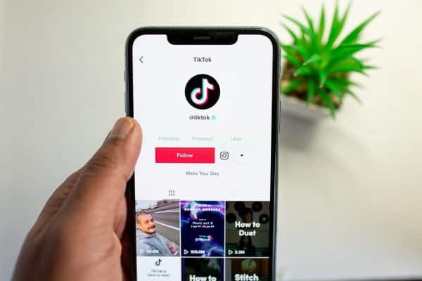 TikTok ranks 5th among global apps and 1st regarding non-Meta apps with 3.5 billion downloads. With over a billion active users monthly, it is considered a "new gold mine" for influencers or anyone looking to monetize available online resources.