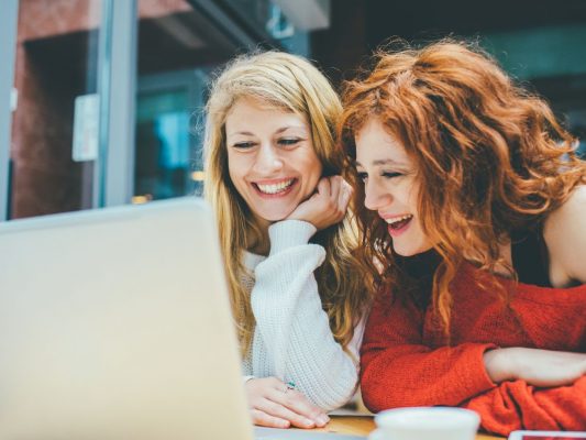 Trong một thế giới mà các nền tảng mạng xã hội liên tục phát triển, Instagram đã có một bước tiến táo bạo với việc ra mắt Threads, ứng dụng trò chuyện dựa trên văn bản của mình sau nhiều tháng chờ đợi.